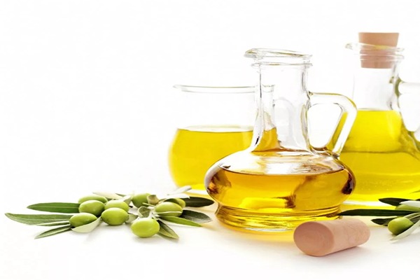 تصویر 1 از فروش روغن زیتون قوطی + قیمت خرید به صرفه